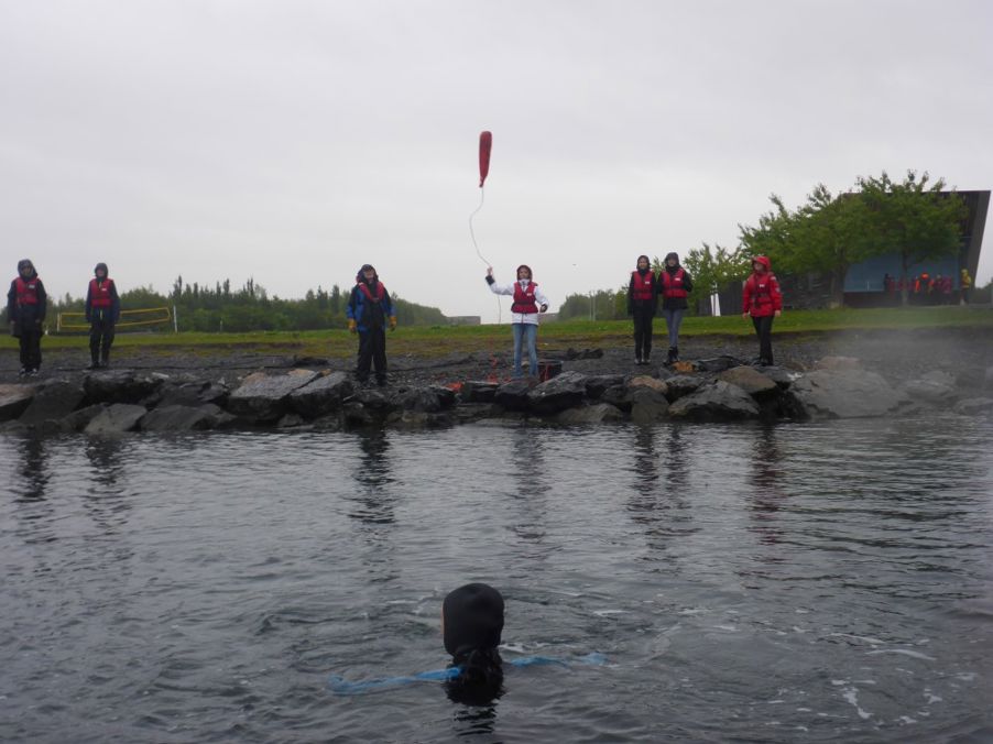 Foto: Kasteline sett fra sjo 2017jjp02
