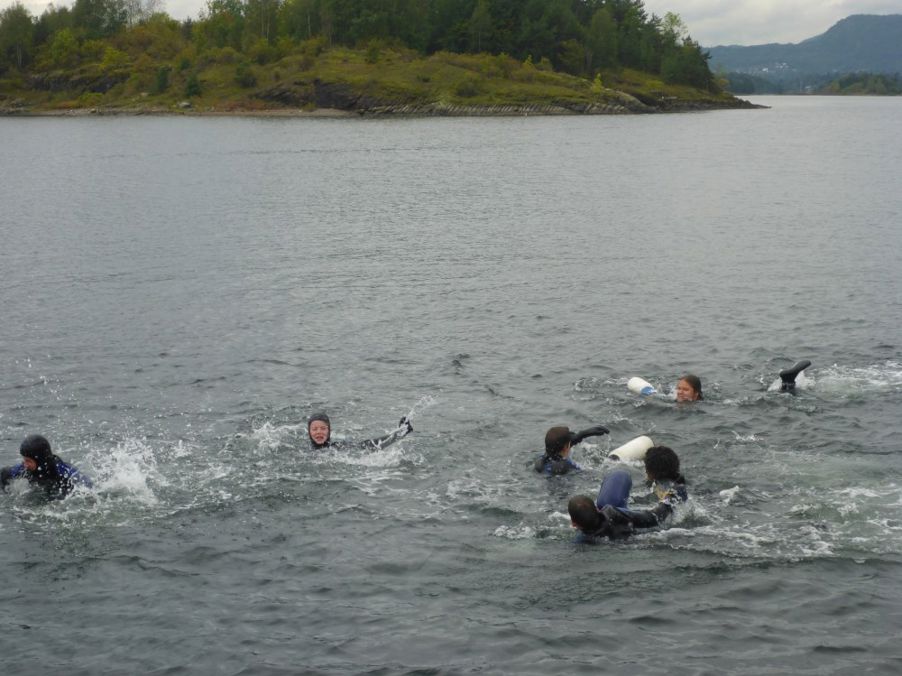 Foto: Svømmende redning foto 2017jjp04