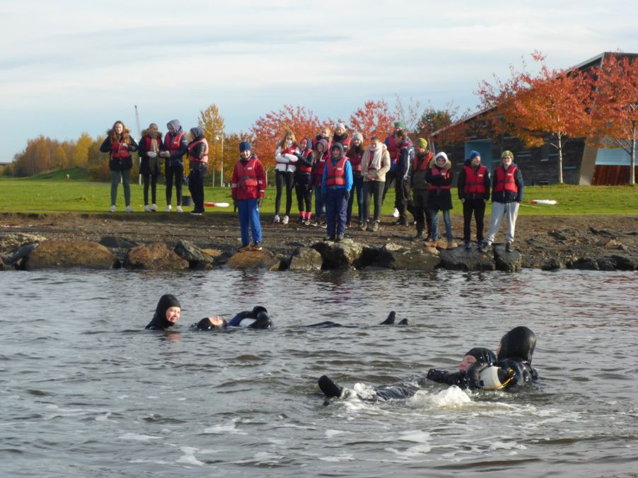Foto: Svommende redning fra sjoen 2017jjp11
