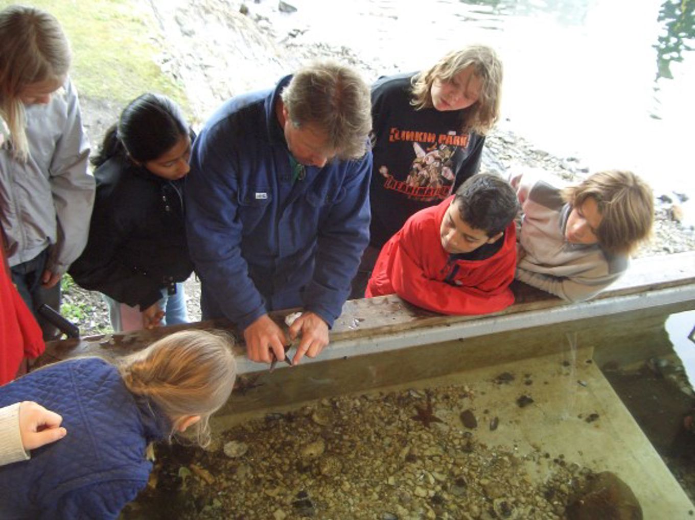 Tor underviser ved akvariet